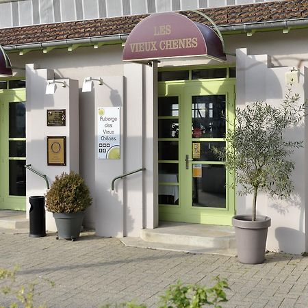 Logis Auberge Des Vieux Chenes Malemort Bagian luar foto