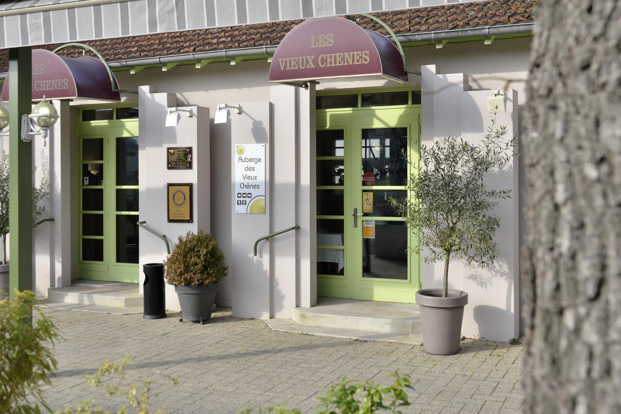 Logis Auberge Des Vieux Chenes Malemort Bagian luar foto